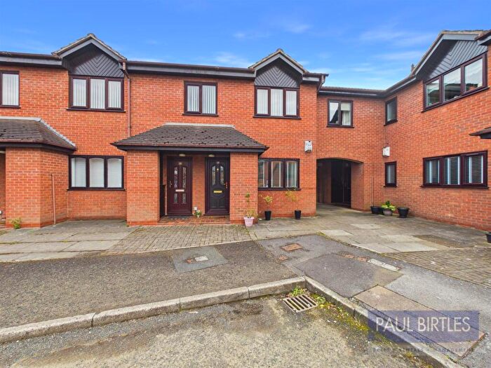 2 Bedroom Flat For Sale In Legwood Court, Flixton Road, Urmston, Trafford, M41
