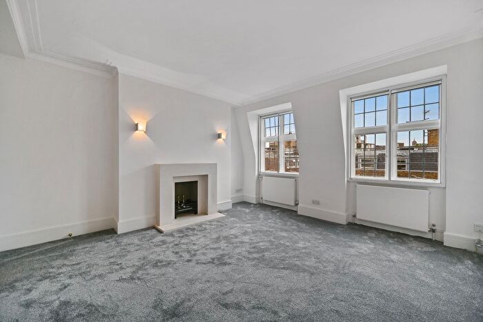 2 Bedroom Flat For Sale In Weymouth Street, Marylebone Village, London, W1G