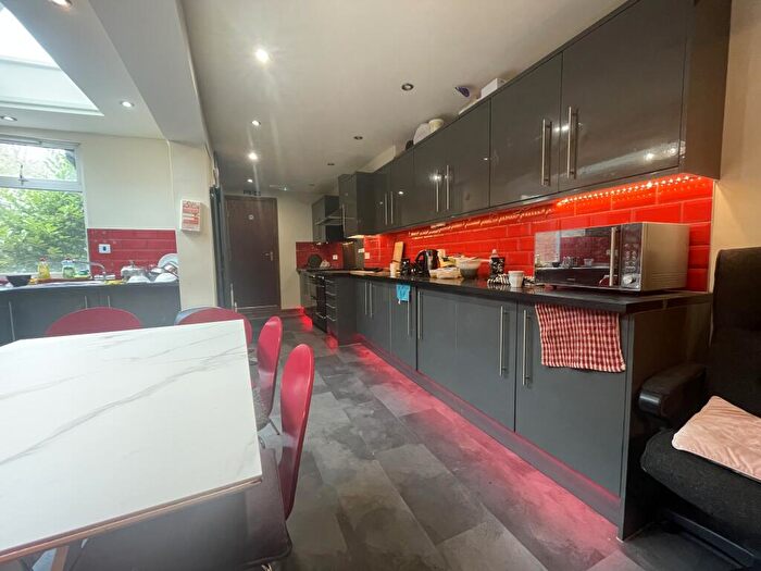 7 Bedroom House To Rent In Tiverton Road - Bed, Selly Oak, West Midlands, B29