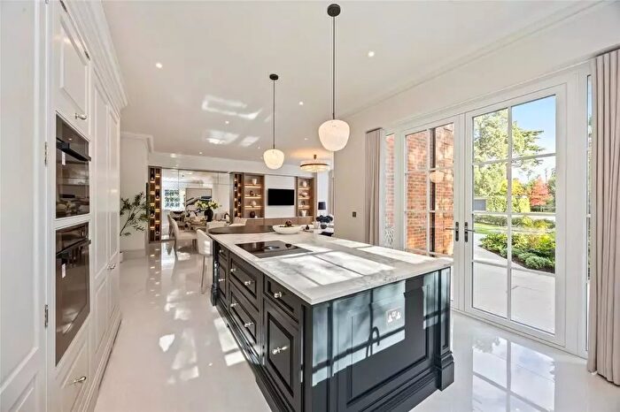 3 Bedroom Flat For Sale In Larch Avenue, Ascot, EN4