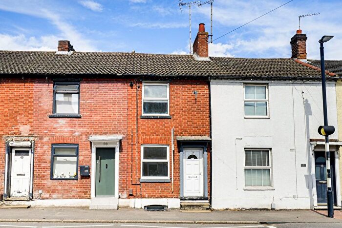 2 Bedroom Terraced House For Sale In Wing Road, Leighton Buzzard, LU7