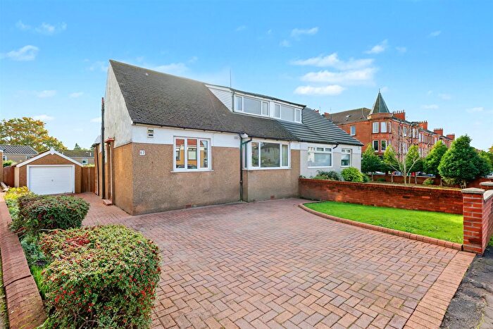 3 Bedroom Semi-Detached House For Sale In Kirk Crescent, Old Kilpatrick, G60