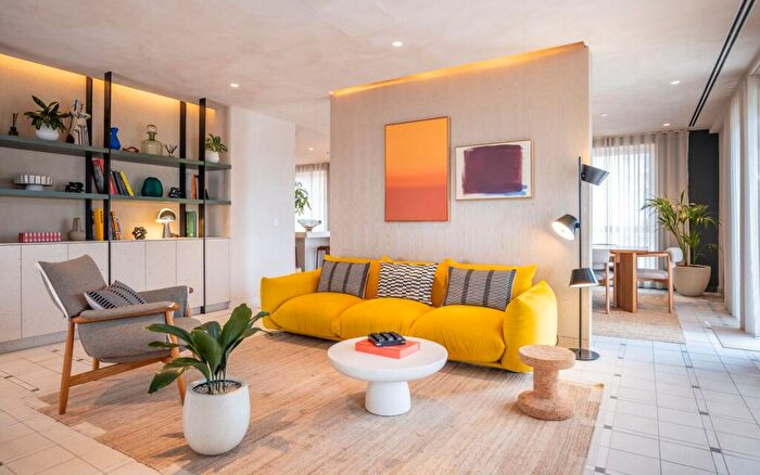 3 Bedroom Flat To Rent In The Maple, Brent Cross, London, NW2