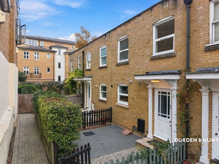 3 Bedroom Terraced House To Rent In St. Matthew's Row, London, E2