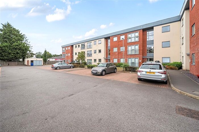2 Bedroom Flat For Sale In London Road, Binfield, Bracknell, Berkshire, RG42
