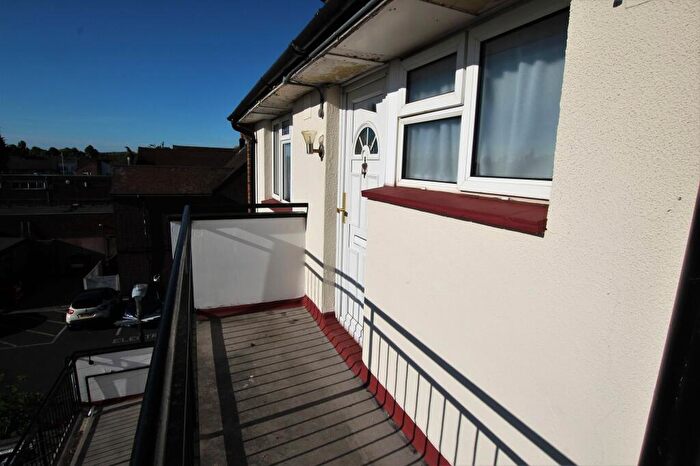 1 Bedroom Flat To Rent In Dagenham Road, Romford, RM7
