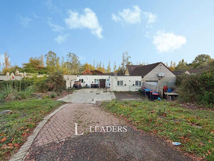 7 Bedroom Bungalow For Sale In Marshworth, Tinkers Bridge, Milton Keynes, MK6