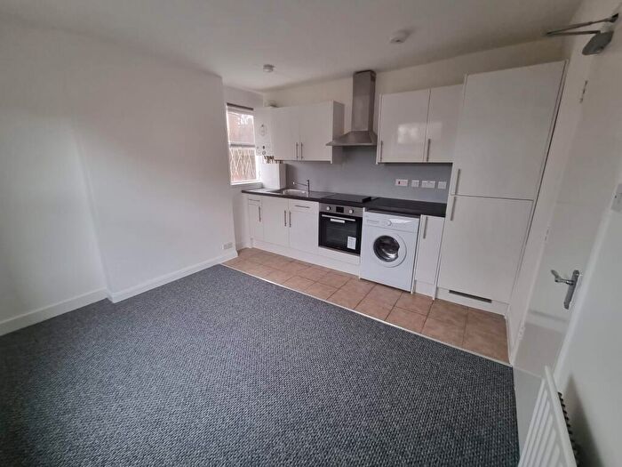 1 Bedroom Flat To Rent In Essex Road, Brent, London, NW10