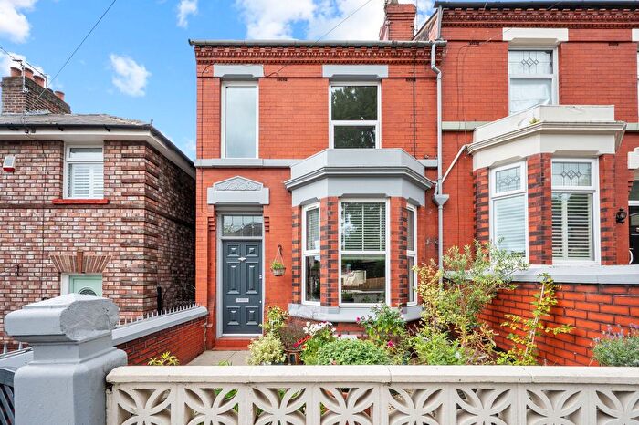 3 Bedroom End Of Terrace House For Sale In King Edward Road, Dentons Green, WA10