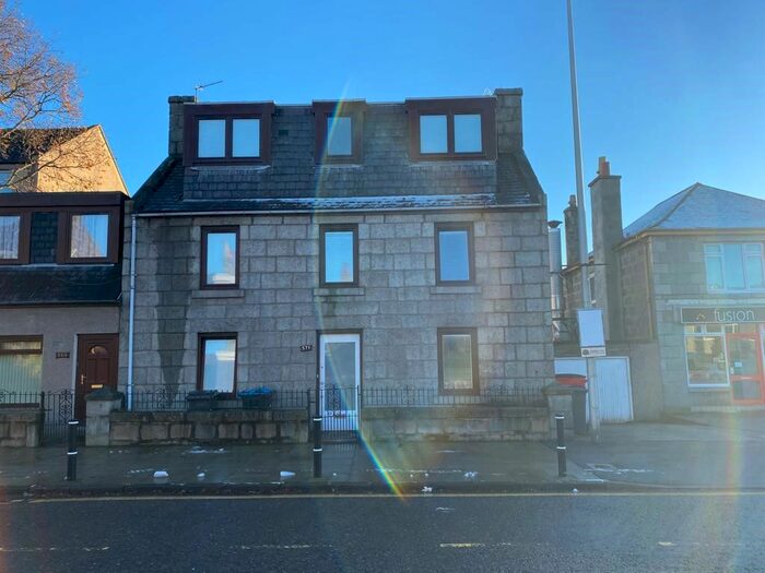 6 Bedroom Semi-Detached House To Rent In Holburn Street, City Centre, Aberdeen, AB10