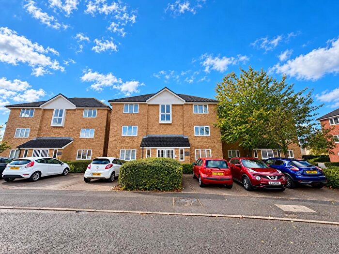 2 Bedroom Flat To Rent In Flamborough Close, Woodston, Peterborough, PE2