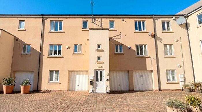 4 Bedroom Maisonette To Rent In Jekyll Close, Stapleton, Bristol, Gloucestershire, BS16