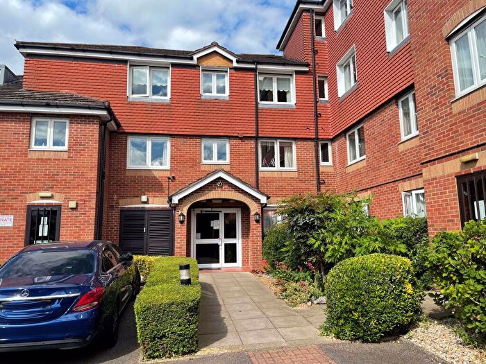 1 Bedroom Retirement Property To Rent In Hudsons Court, Darkes Lane, Potters Bar, Hertfordshire, EN6