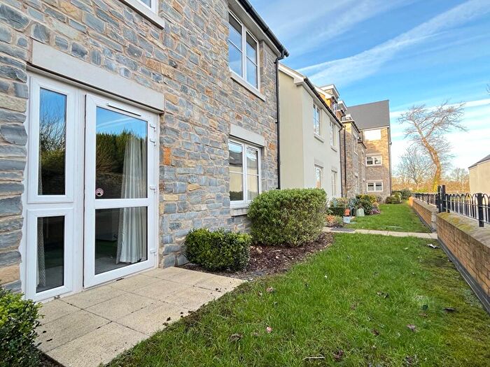 1 Bedroom Flat For Sale In De Clare Lodge, Cowbridge, The Vale Of Glamorgan, CF71
