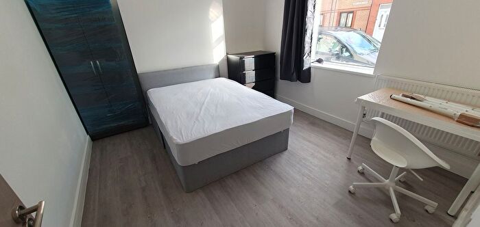 5 Bedroom Terraced House To Rent In Pearl Street, Cardiff, CF24