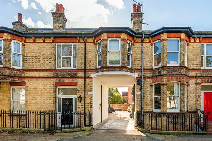2 Bedroom Apartment To Rent In Osmond Road, Hove, BN3