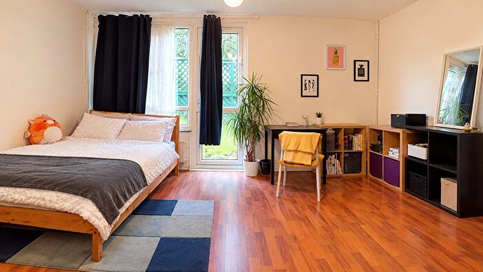 3 Bedroom Flat To Rent In Abinger Grove, London, SE8