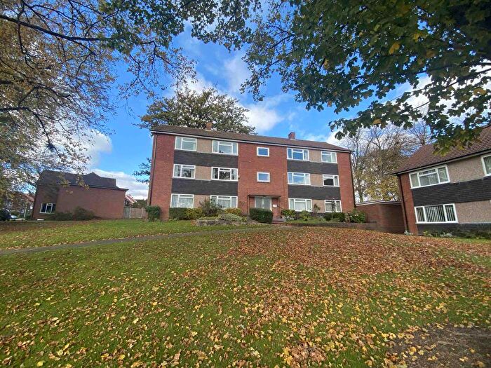 2 Bedroom Flat To Rent In Ramsden Close, Selly Oak, B29