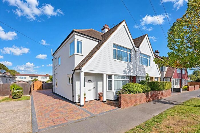 4 Bedroom House For Sale In Prince Avenue, Westcliff-On-Sea, SS0