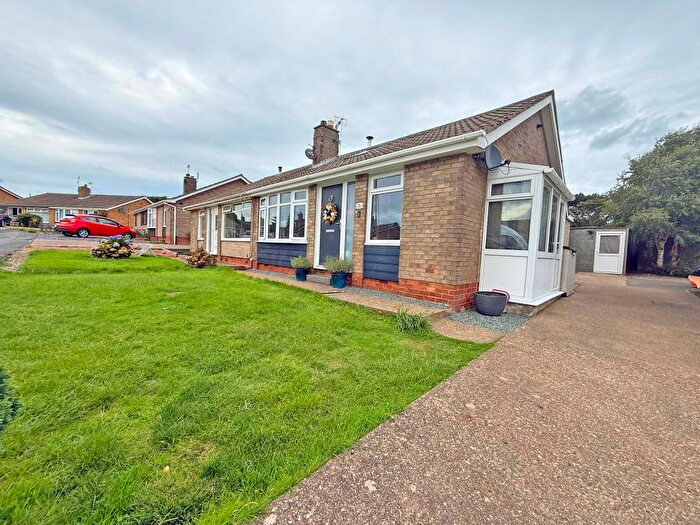 3 Bedroom Semi-Detached Bungalow For Sale In Bradworth Drive, Osgodby, Scarborough, YO11