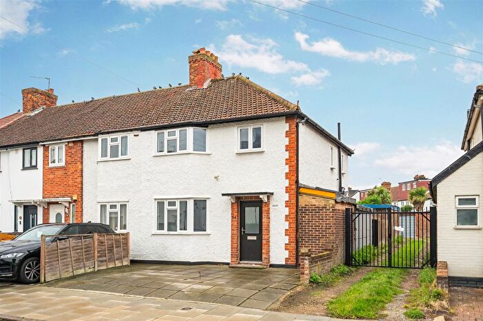 3 Bedroom Semi-Detached House For Sale In Highfield Road, W3