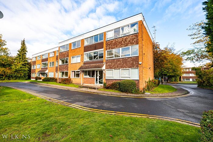 2 Bedroom Flat For Sale In Lichfield Road, Sutton Coldfield, West Midlands, B74