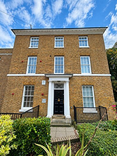 1 Bedroom Apartment To Rent In Ashford Road, Wellington House, ME14