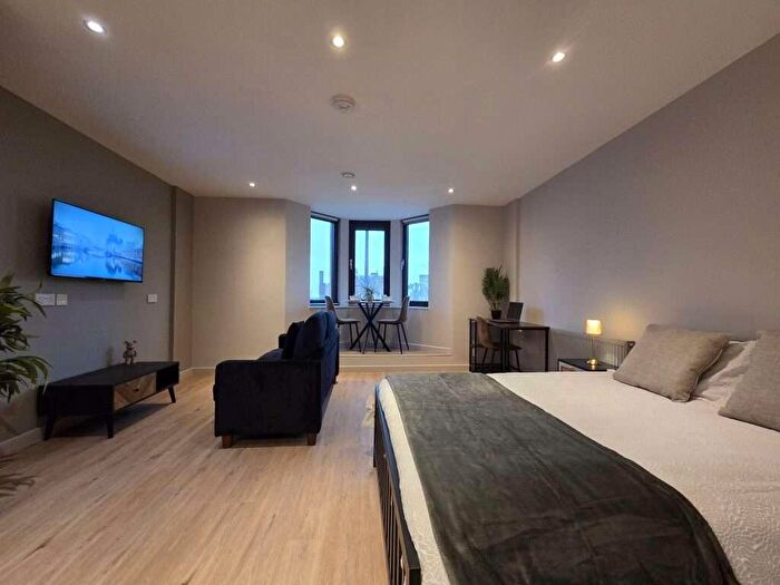 Studio To Rent In Flat, Gladstone Buildings, St James Row, S1