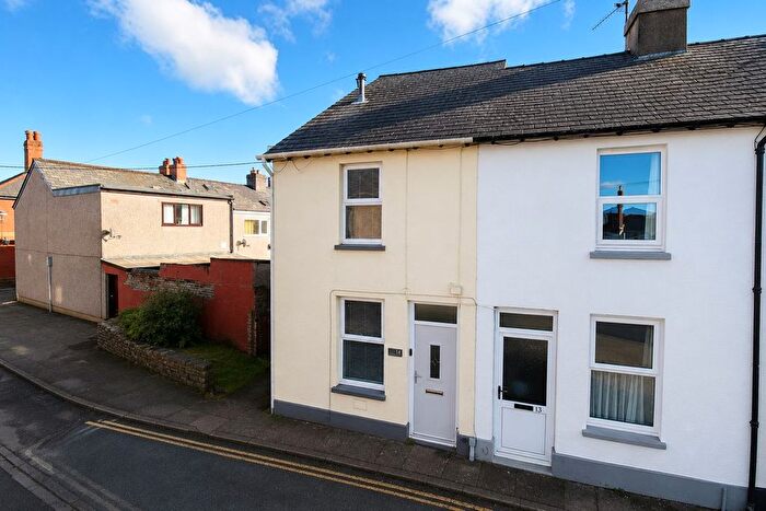 3 Bedroom End Of Terrace House For Sale In Newmarch Street, Brecon, LD3