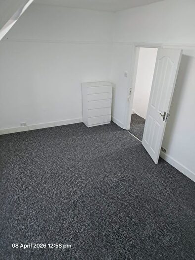 2 Bedroom Flat To Rent In Green Lane, Dagenham, RM8