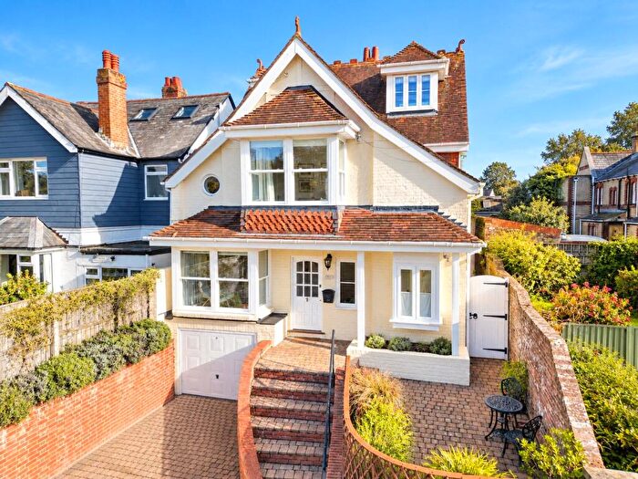 4 Bedroom Detached House For Sale In Kings Saltern Road, Lymington, Hampshire, SO41