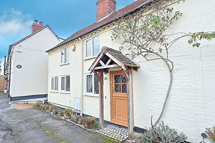4 Bedroom Cottage For Sale In Gable End, Hawkes Mill Lane, Allesley, Coventry - No Onward Chain, CV5