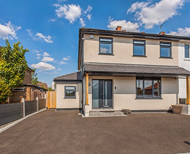3 Bedroom Semi-Detached House For Sale In Sanderson Road, Chaddesden, Derby, DE21