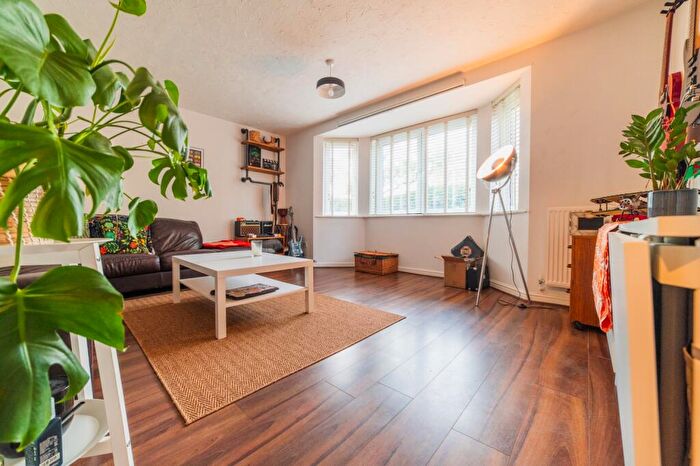 2 Bedroom Flat For Sale In Barquentine Place, Cardiff Bay, CF10