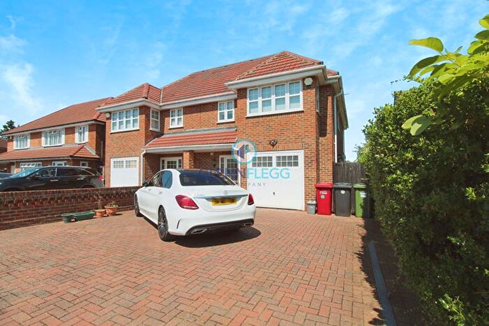 4 Bedroom Semi-Detached House To Rent In Downs Road, Langley., SL3