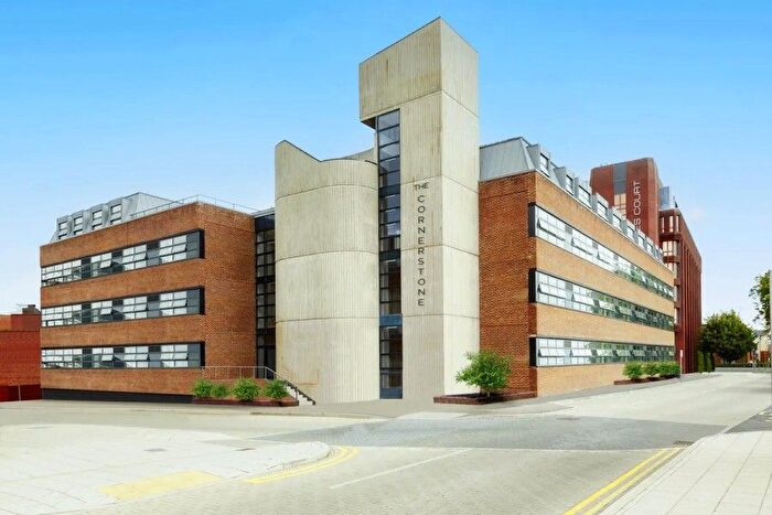 2 Bedroom Flat To Rent In Woking, Surrey, GU21