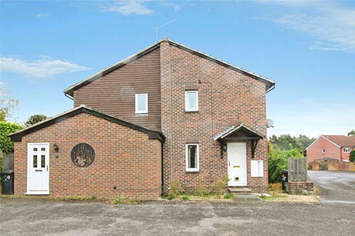 1 Bedroom Detached House To Rent In Camden Place, Reading, RG31