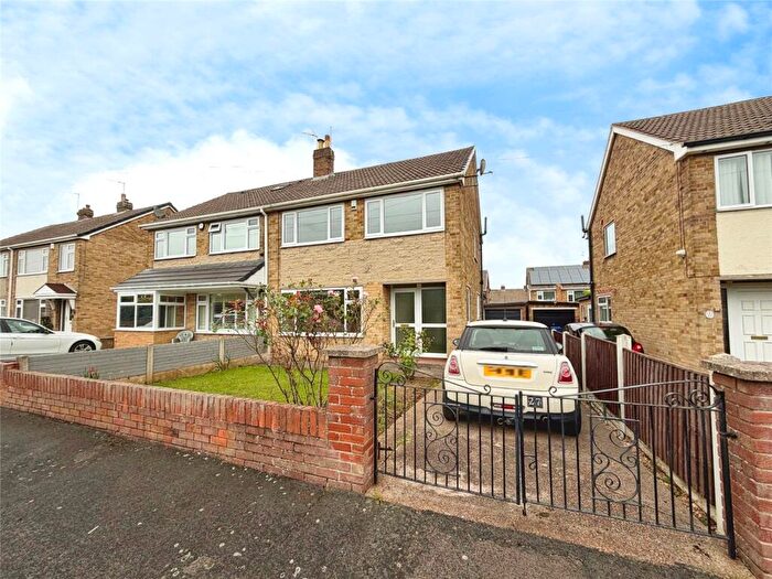 3 Bedroom Semi-Detached House For Sale In Lunbreck Road, Warmsworth, Doncaster, South Yorkshire, DN4