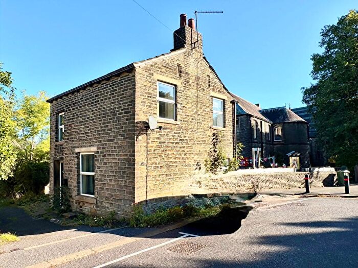 2 Bedroom Detached House For Sale In East Street, Lindley, Huddersfield, HD3