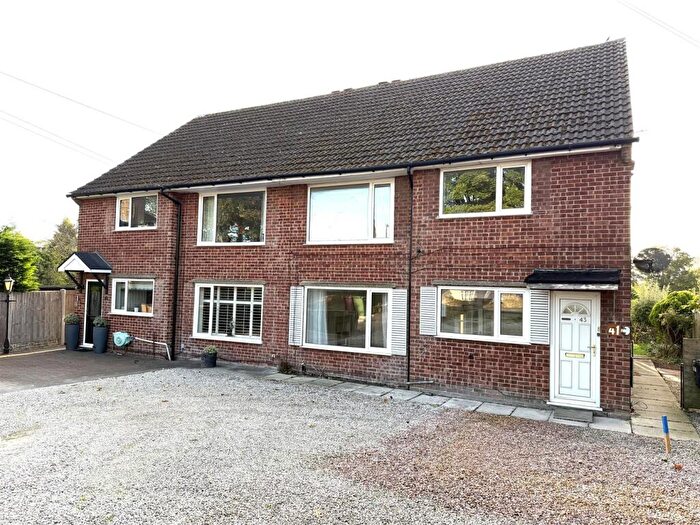 2 Bedroom Apartment For Sale In Cutthorpe Road, Chesterfield, Derbyshire, S42