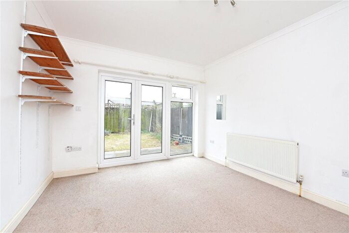 1 Bedroom Flat To Rent In - Roehampton High Street, Putney, SW15