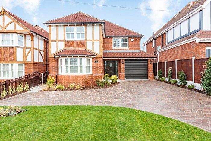 5 Bedroom Detached House To Rent In Lion Lane, Billericay, CM12
