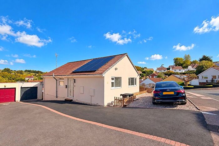 3 Bedroom Detached Bungalow For Sale In Haywain Close, Shiphay, Torquay, TQ2