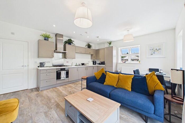 2 Bedroom Flat For Sale In Morris Close, Winnersh, Wokingham, Berkshire, RG41