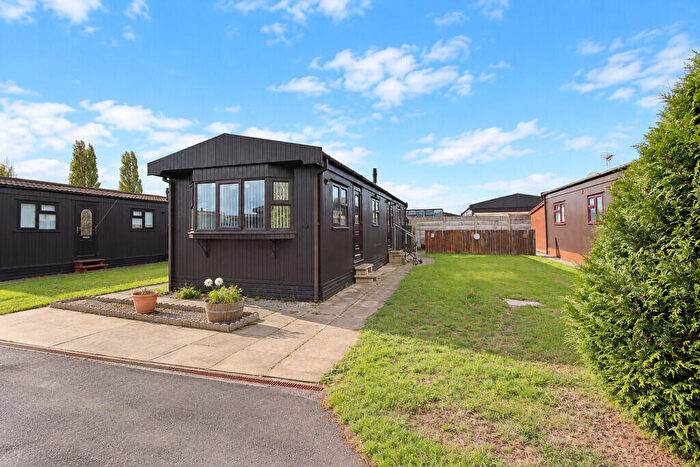 2 Bedroom Park Home For Sale In Birch Grove, The Elms, LN1
