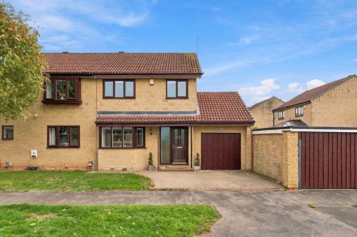 3 Bedroom Semi-Detached House For Sale In Sorby Way, Wickersley, Rotherham, S66