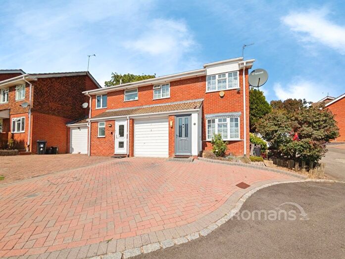 3 Bedroom Semi-Detached House For Sale In Felthorpe Close, Lower Earley, Reading, RG6