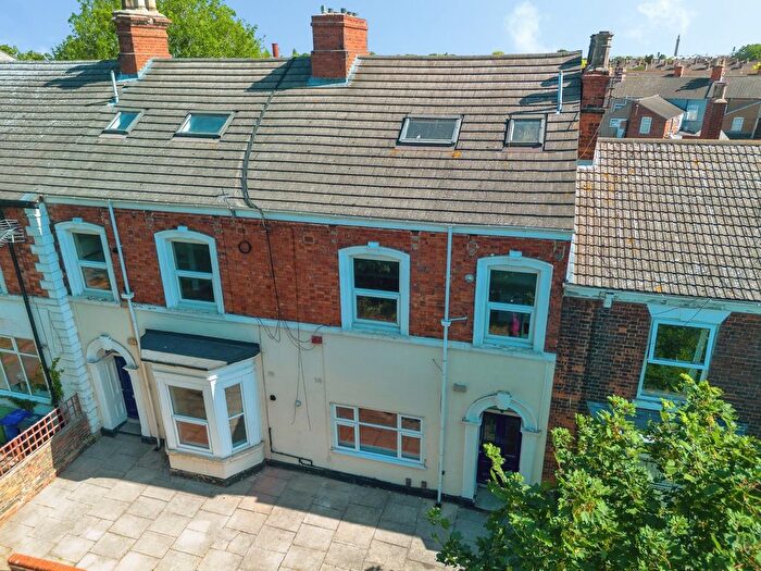 1 Bedroom Flat To Rent In West Parade, Grimsby, Lincolnshire, DN31