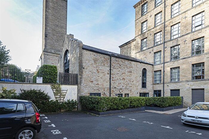 1 Bedroom Flat For Sale In Stoney Lane, Longwood, Huddersfield, HD3