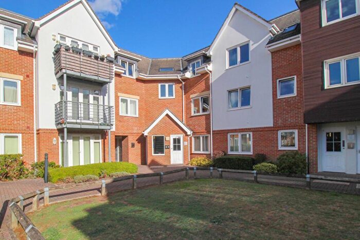 2 Bedroom Flat To Rent In Old Dairy Close, Fleet, GU51